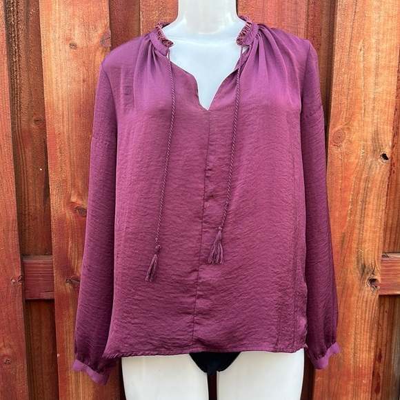 Lucky Brand Long Sleeve V-Neck Top Size XS - Picture 1 of 11